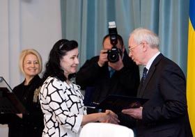 «Кобзар» українiзував навiть Азарова