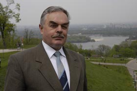 Губить людей вода