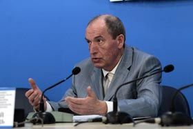 Тому що Українець?