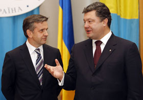 Крісла — на абордаж!