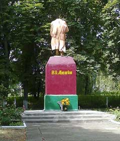 Від Леніна — тільки тулуб
