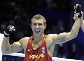 «Золото» в обмін на вуса