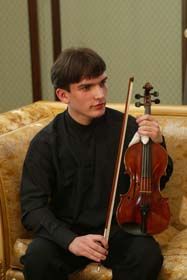 Талант з позиченою скрипкою