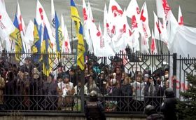 За кулісами купленого мітингу