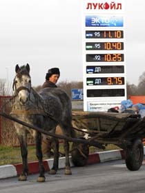 Піднімемо ціну чи нехай їздять?