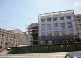 Універсам замість науки
