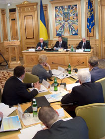 Погроза «півнем»
