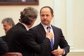 Азаров, вам два!