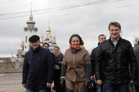 Достукатися до виборця