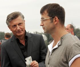 Піднятися, відштовхнувшись від дна