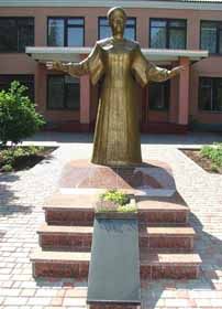 Пісня, якій тісно у камені