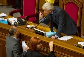 Вона таки не впала!
