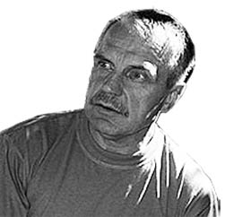 За педофіла — в щелепу