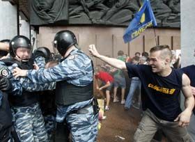 За мову? За ґрати!