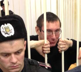 «Єнакіївський вовк вам товариш!»