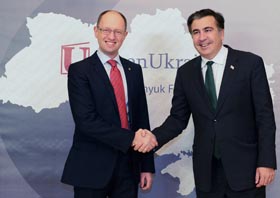 Янукович з України — Саакашвілі в Україну