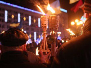 300 «свічок» на 104 роки