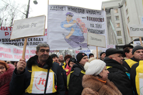 Коли потяг у даль загуркоче