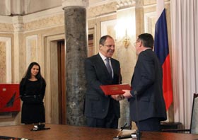 Дипломати в «павутинні»
