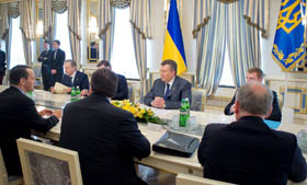 Наш паротяг до Вільнюса летить