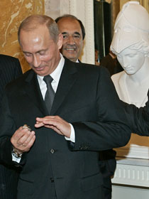 Путін — злодій?
