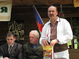 Ведмiдь, затиснутий добою
