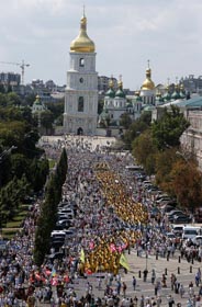 Один молебень для чиновників, один — для народу