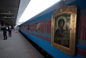 Бронепоїзд iз хрестом