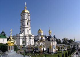 Лавру знову «хочуть»