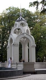 Чи всі дороги ведуть до храму?