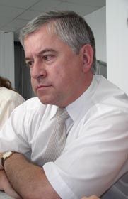 Ще один екс-Прем'єр між лідерів