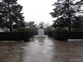 Ленінопад триває