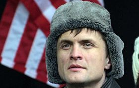 Справа чорного «джипа»