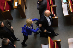 Рада набої поспішно подає...
