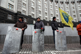 Крісла від Майдану