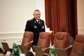 Між танками і Вашингтоном