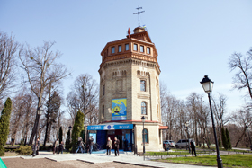 Вода з підземних глибин