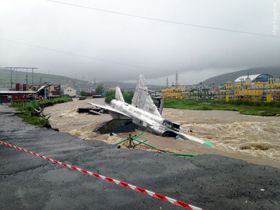 Пливе Су-24, води повен
