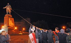 Сатана у квітнику