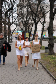 Літня сукня і теплий бушлат