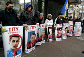 Молодий та недосвідчений? У прокурори!