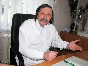 Вчепився, як... вірус за шкіру