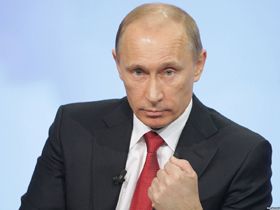Бив дружину й заливав за комір