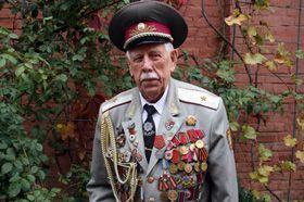 А за Другою — Третя?