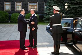 Президенти України і Словаччини Петро Порошенко та Андрей Кіска зустрілися як добрі друзі.