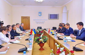 «Енергiйнi» китайці