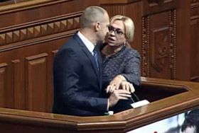 Цирк поїхав, але клоунеси залишилися