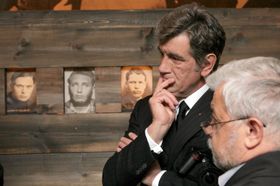 Віктор Ющенко — єдиний з президентів України вшанував на Соловках репресованих українських патріотів.