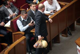«Більшовиків» помалу більшає