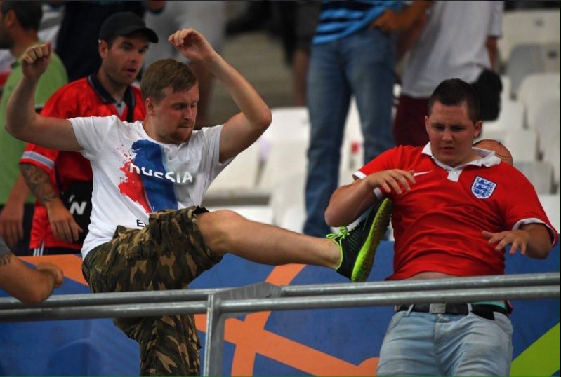 Євро-2016: після бійок британці звинувачують росіян в расизмі